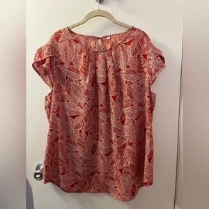 Red Leaf Pattern Women's Top 2XL/Like New